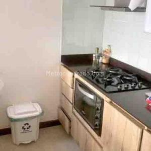 Apartamento de 3 alcobas en venta en Loma De Los Bernal, Medellín, 95 m² · foto 3 de 10