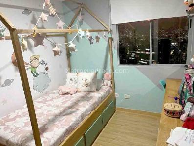 Apartamento de 3 alcobas en venta en Loma De Los Bernal, Medellín, 95 m² · foto 6 de 10