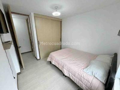 Apartamento de 3 alcobas en venta en Loma De Los Bernal, Medellín, 95 m² · foto 8 de 10