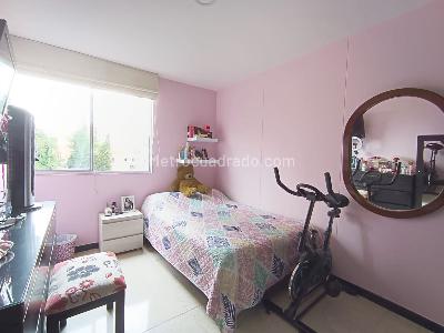 Apartamento en venta en Loma De Los Bernal, Medellín · foto 11 de 20