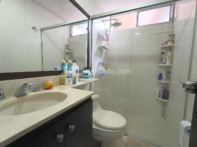 Apartamento en venta en Loma De Los Bernal, Medellín · foto 13 de 20