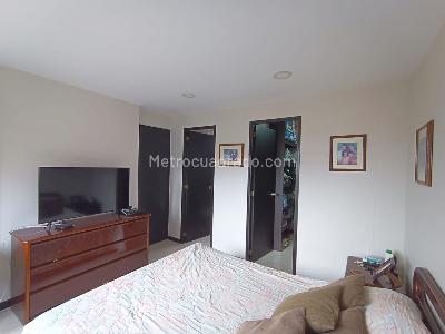 Apartamento en venta en Loma De Los Bernal, Medellín · foto 16 de 20