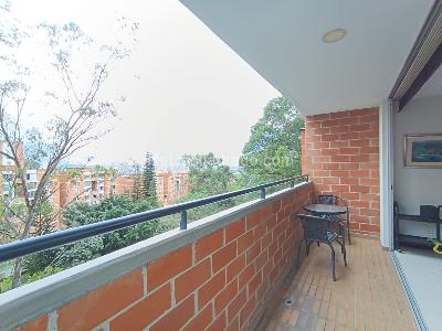Apartamento en venta en Loma De Los Bernal, Medellín · foto 3 de 20