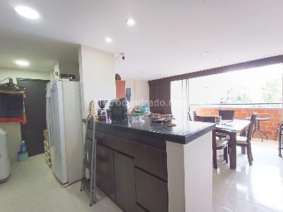 Apartamento en venta en Loma De Los Bernal, Medellín · foto 7 de 20