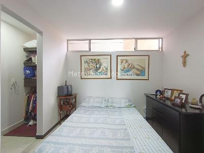 Apartamento en venta en Loma De Los Bernal, Medellín · foto 9 de 20
