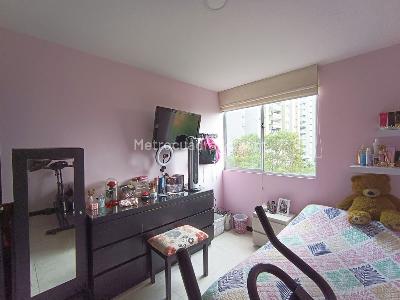Apartamento en venta en Loma De Los Bernal, Medellín · foto 10 de 20