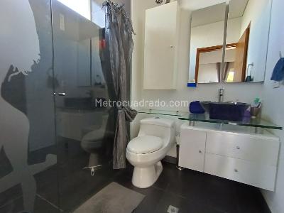 Casa de 5 alcobas en venta en Escobero, Envigado, 656 m² · foto 15 de 20