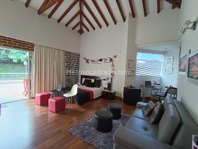Casa de 5 alcobas en venta en Escobero, Envigado, 656 m² · foto 19 de 20