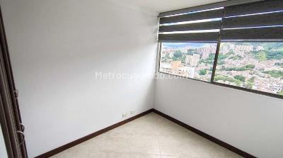 Apartamento en venta en Loma De Los Bernal, Medellín · foto 12 de 20