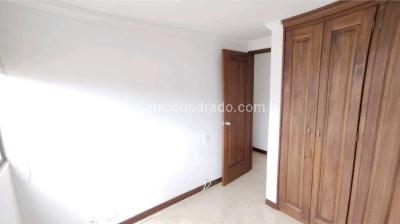 Apartamento en venta en Loma De Los Bernal, Medellín · foto 13 de 20