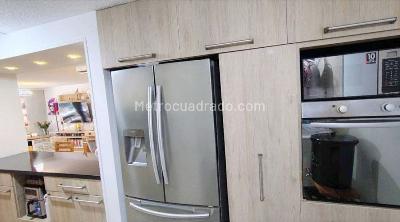 Apartamento en venta en Loma De Los Bernal, Medellín · foto 10 de 19