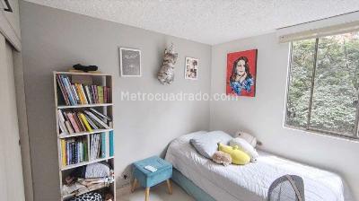 Apartamento en venta en Loma De Los Bernal, Medellín · foto 13 de 19