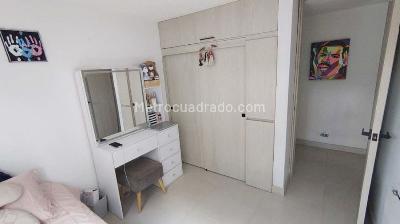 Apartamento en venta en Loma De Los Bernal, Medellín · foto 16 de 19