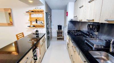 Apartamento en venta en Loma De Los Bernal, Medellín · foto 8 de 19