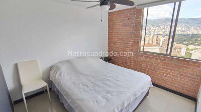 Apartamento en venta en Loma De Los Bernal, Medellín · foto 14 de 19