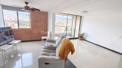 Apartamento en venta en Loma De Los Bernal, Medellín · foto 2 de 19