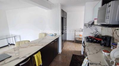 Apartamento en venta en Loma De Los Bernal, Medellín · foto 9 de 19