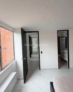 Apartamento de 3 alcobas en venta en Loma De Los Bernal, Medellín, 75 m² · foto 13 de 16