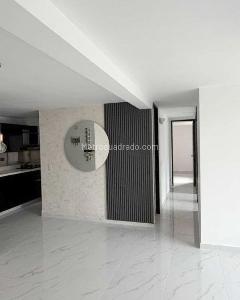 Apartamento de 3 alcobas en venta en Loma De Los Bernal, Medellín, 75 m² · foto 6 de 16
