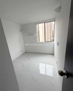 Apartamento de 3 alcobas en venta en Loma De Los Bernal, Medellín, 75 m² · foto 9 de 16