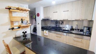 Apartamento de 3 alcobas en venta en Belen Loma De Los Bernal, Medellín, 88 m² · foto 8 de 17
