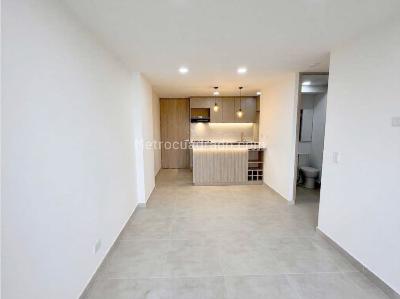 Apartamento de 3 alcobas en venta en Campo Amor, Medellín, 72 m² · foto 3 de 14