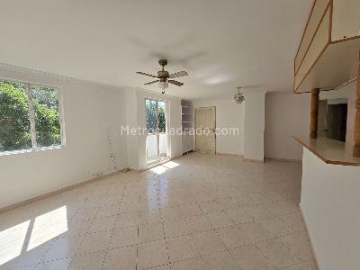 Apartamento en venta en La Almeria, Medellín · foto 3 de 20