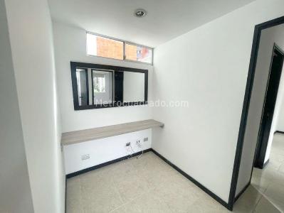 Apartamento en venta en Loma De Los Bernal, Medellín · foto 10 de 20