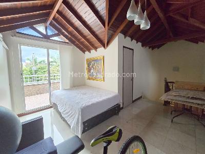 Casa de 3 alcobas en venta en Loma De Los Bernal, Medellín, 144 m² · foto 19 de 20