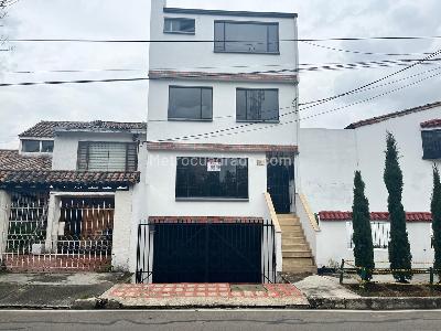 Casa de 4 alcobas en venta en Las Villas Bulevar, Bogotá, 180 m² · foto 17 de 17