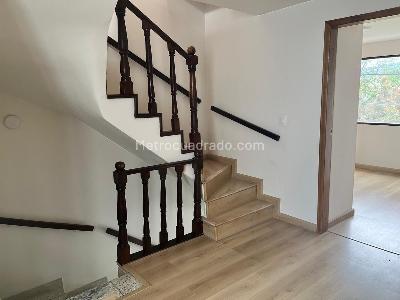 Casa de 4 alcobas en venta en Las Villas Bulevar, Bogotá, 180 m² · foto 3 de 17