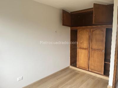 Casa de 4 alcobas en venta en Las Villas Bulevar, Bogotá, 180 m² · foto 4 de 17