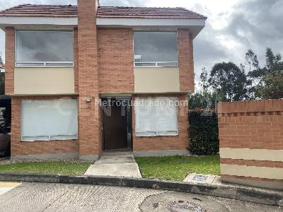 Casa de 3 alcobas en venta en Bosque Residencial Los Robles, Cajicá, 563 m² · foto 2 de 20