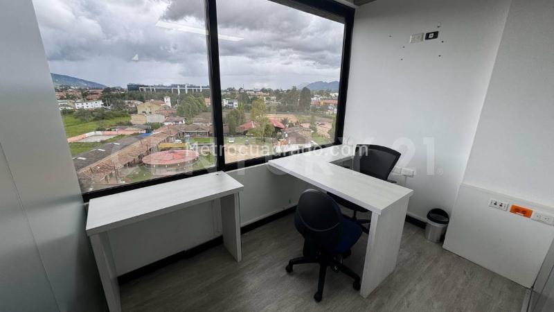 Oficina en Arriendo, Centro Empresarial Nu, Cajicá - Mehr