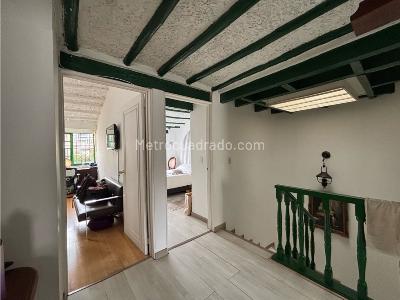 Casa de 4 alcobas en venta en Santa Barbara, Bogotá, 250 m² · foto 10 de 16