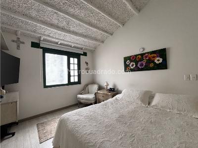 Casa de 4 alcobas en venta en Santa Barbara, Bogotá, 250 m² · foto 12 de 16