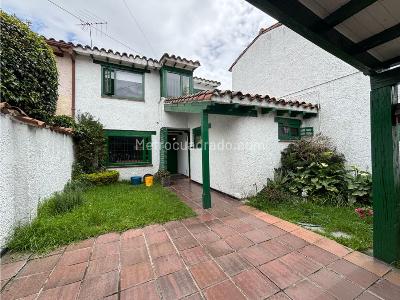 Casa de 4 alcobas en venta en Santa Barbara, Bogotá, 250 m² · foto 14 de 16