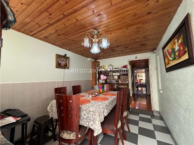 Casa de 5 alcobas en venta en La Camelia, Bogotá, 132 m² · foto 3 de 20