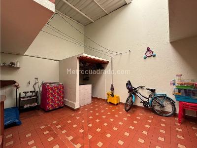 Casa de 5 alcobas en venta en La Camelia, Bogotá, 132 m² · foto 10 de 20