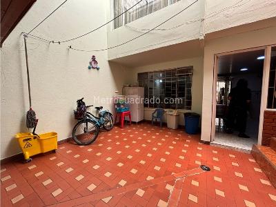 Casa de 5 alcobas en venta en La Camelia, Bogotá, 132 m² · foto 11 de 20