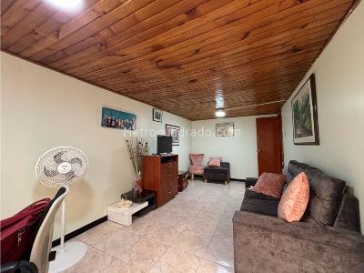 Casa de 5 alcobas en venta en La Camelia, Bogotá, 132 m² · foto 14 de 20