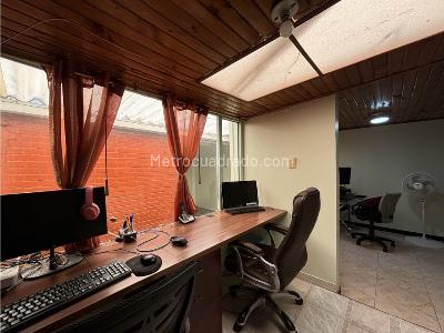 Casa de 5 alcobas en venta en La Camelia, Bogotá, 132 m² · foto 16 de 20