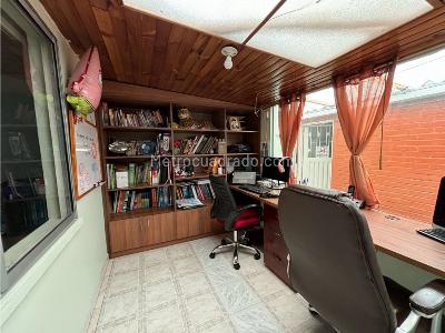 Casa de 5 alcobas en venta en La Camelia, Bogotá, 132 m² · foto 17 de 20