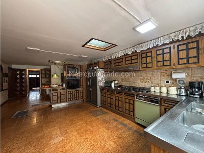 Casa de 3 alcobas en venta en Niza, Bogotá, 544 m² · foto 12 de 20