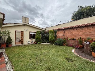 Casa de 3 alcobas en venta en Niza, Bogotá, 544 m² · foto 13 de 20