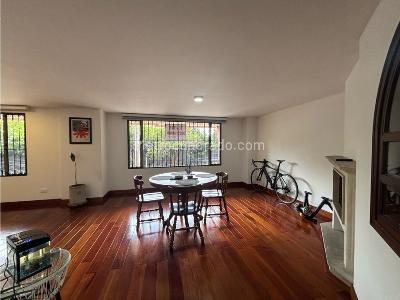 Apartamento de 3 alcobas en venta en La Carolina, Bogotá, 161 m² · foto 4 de 20