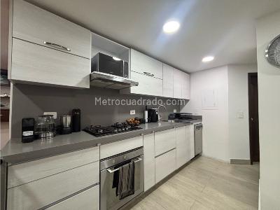 Apartamento de 3 alcobas en venta en La Carolina, Bogotá, 161 m² · foto 14 de 20