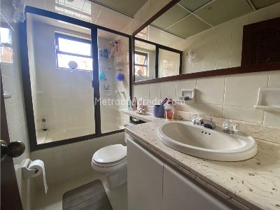 Apartamento en venta en Lagos De Cordoba, Bogotá · foto 12 de 20