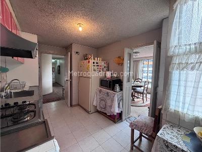 Apartamento de 2 alcobas en venta en Chico Norte, Bogotá, 118 m² · foto 2 de 17