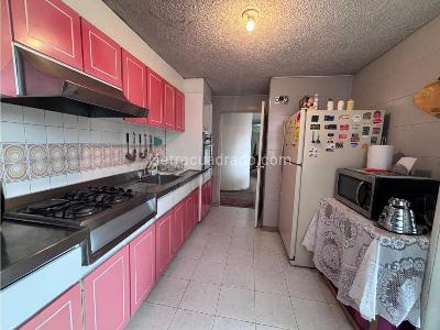 Apartamento de 2 alcobas en venta en Chico Norte, Bogotá, 118 m² · foto 3 de 17